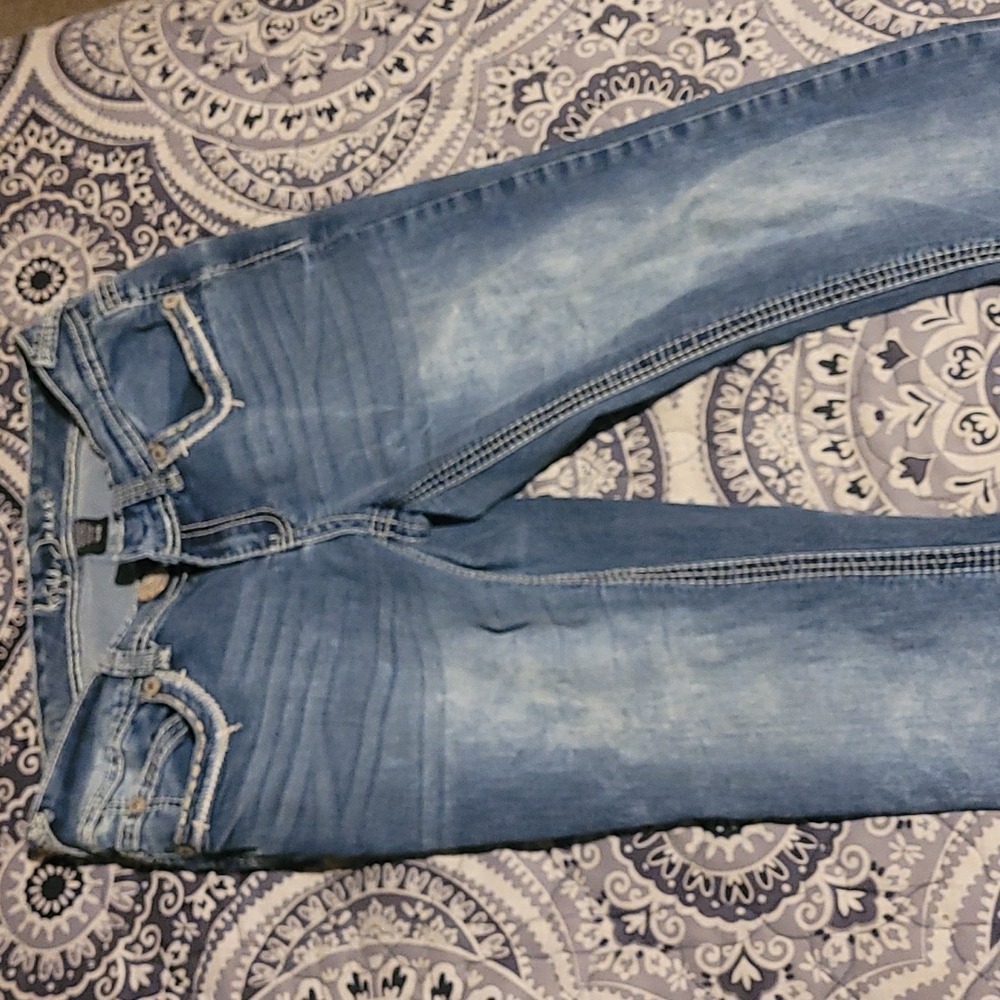 Ariya Jeans